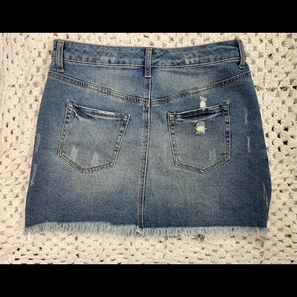 🌸Wild Fable🌸 Denim Mini Skirt. Size 8 - Picture 3 of 4